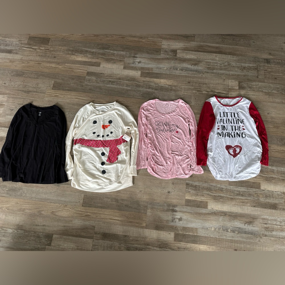 4 Maternity Tops 3 medium, 1 small (fits big)